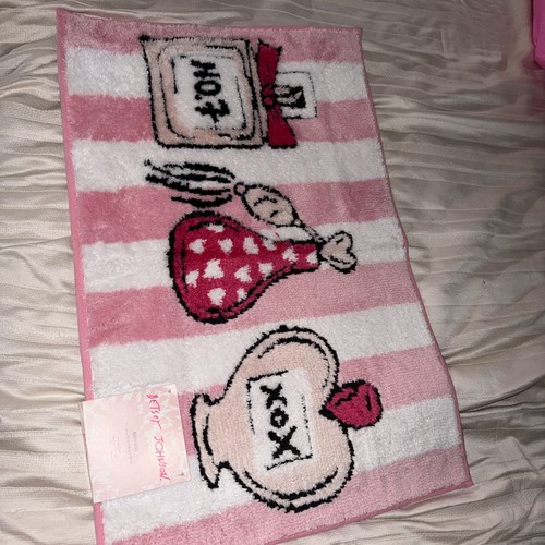 Betsey johnson xox bath - betsey, rug