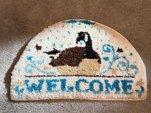 Y2k goose hooked rug - goose,
